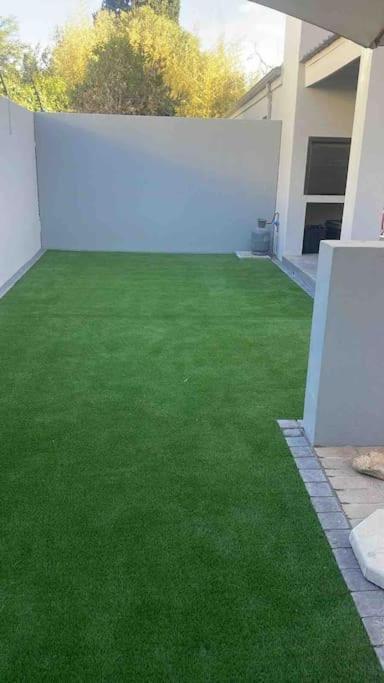Luxury Townhouse In Stellenbosch Central Esterno foto