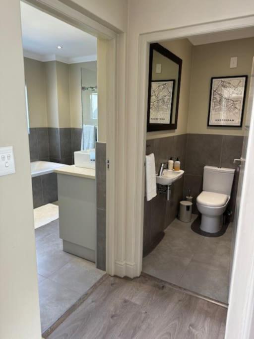 Luxury Townhouse In Stellenbosch Central Esterno foto